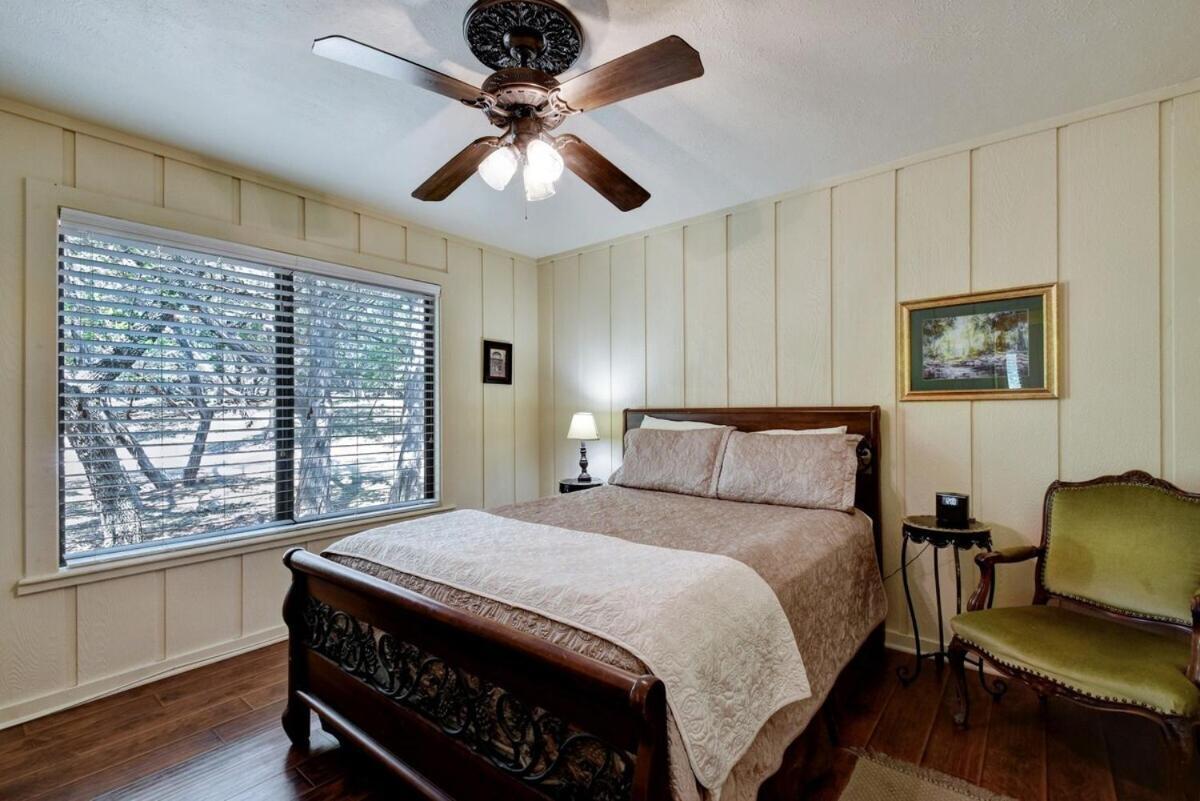 Messina Inn Wimberley Habitación foto